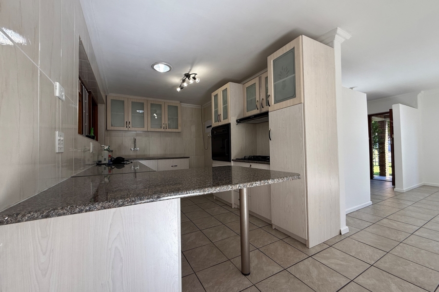 To Let 2 Bedroom Property for Rent in Oakglen Western Cape